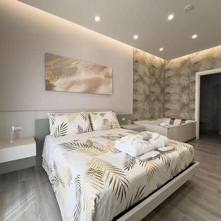 Al Civico3 Home & Suites Salerno Bagian luar foto