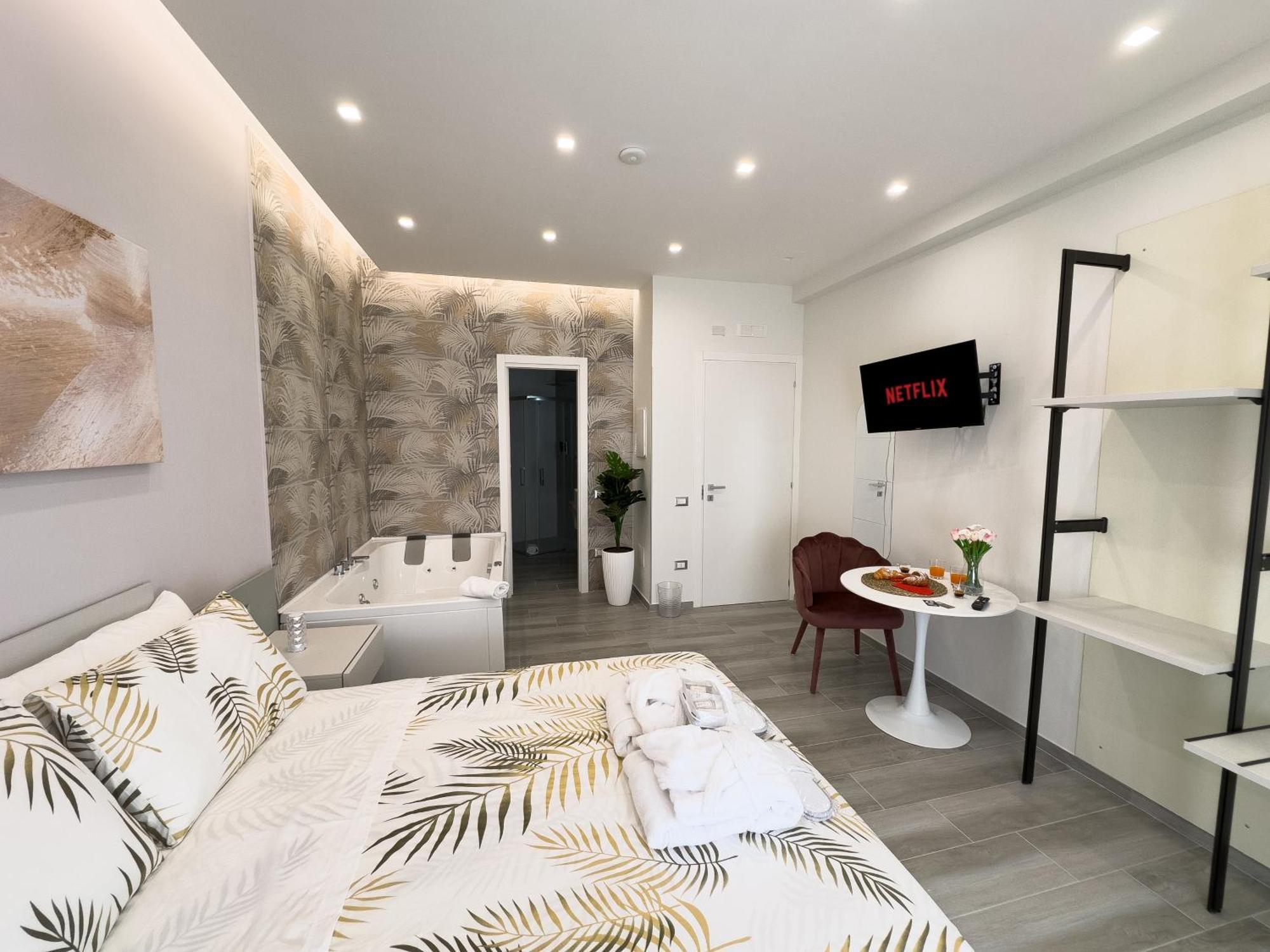 Al Civico3 Home & Suites Salerno Bagian luar foto