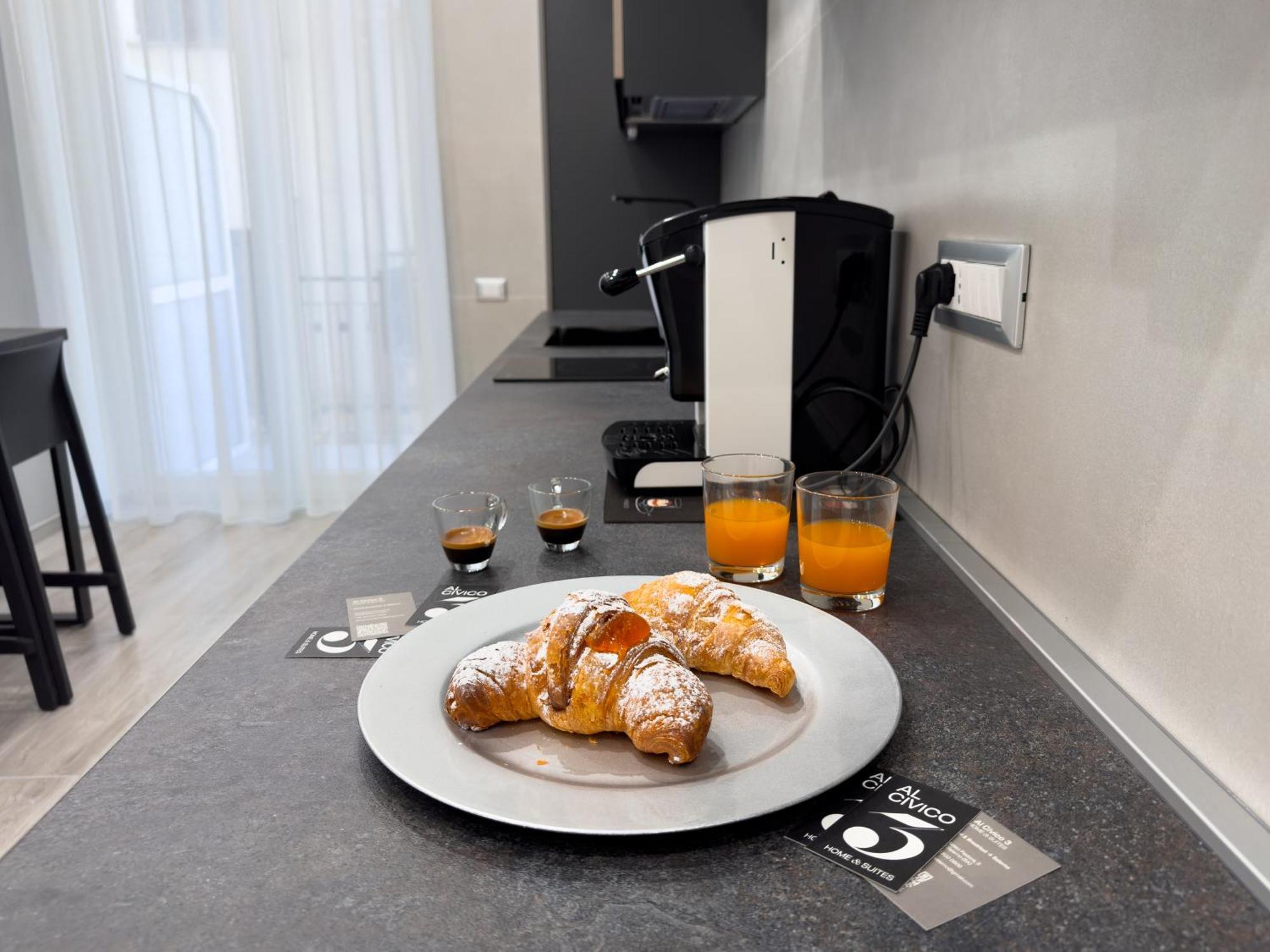 Al Civico3 Home & Suites Salerno Bagian luar foto