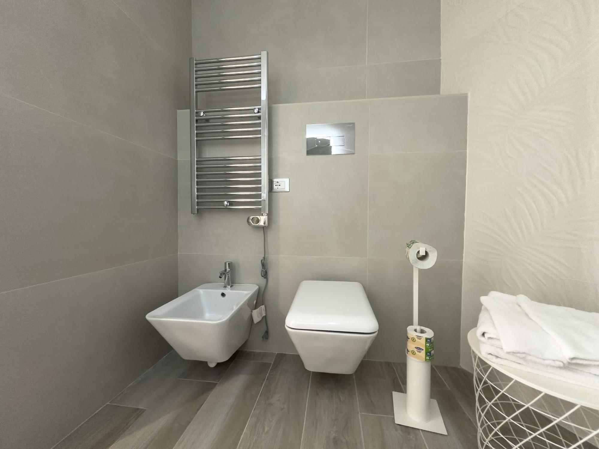 Al Civico3 Home & Suites Salerno Bagian luar foto