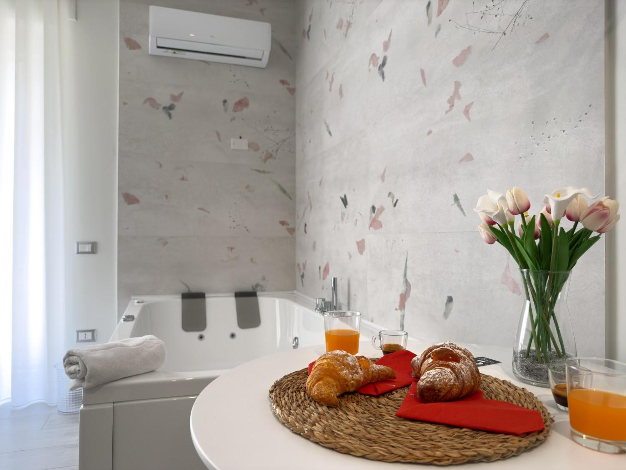 Al Civico3 Home & Suites Salerno Bagian luar foto